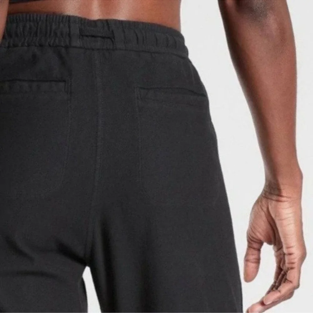 ATHLETA 'Farallon'‎ Jogger Pants in Black. Size 2 - Picture 5 of 11